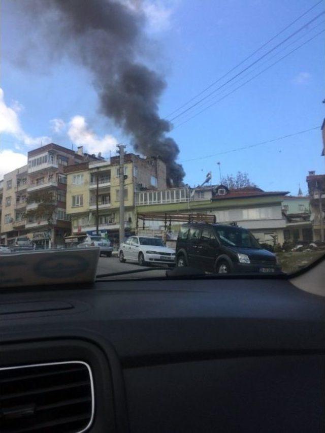 Tarihi Konak Alevlere Teslim Oldu