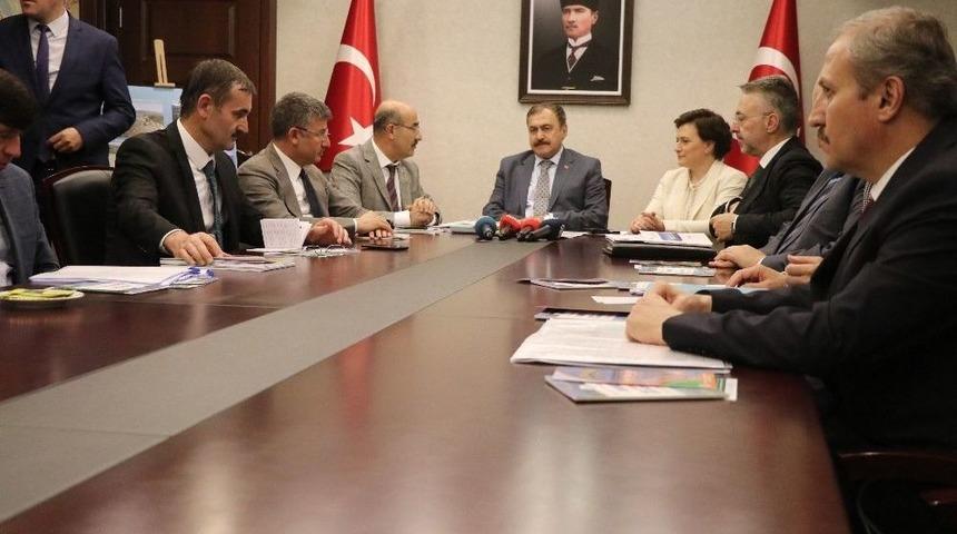 Sınırda Ter&ouml;rist Sızmalarına Karşı Baraj Seddi