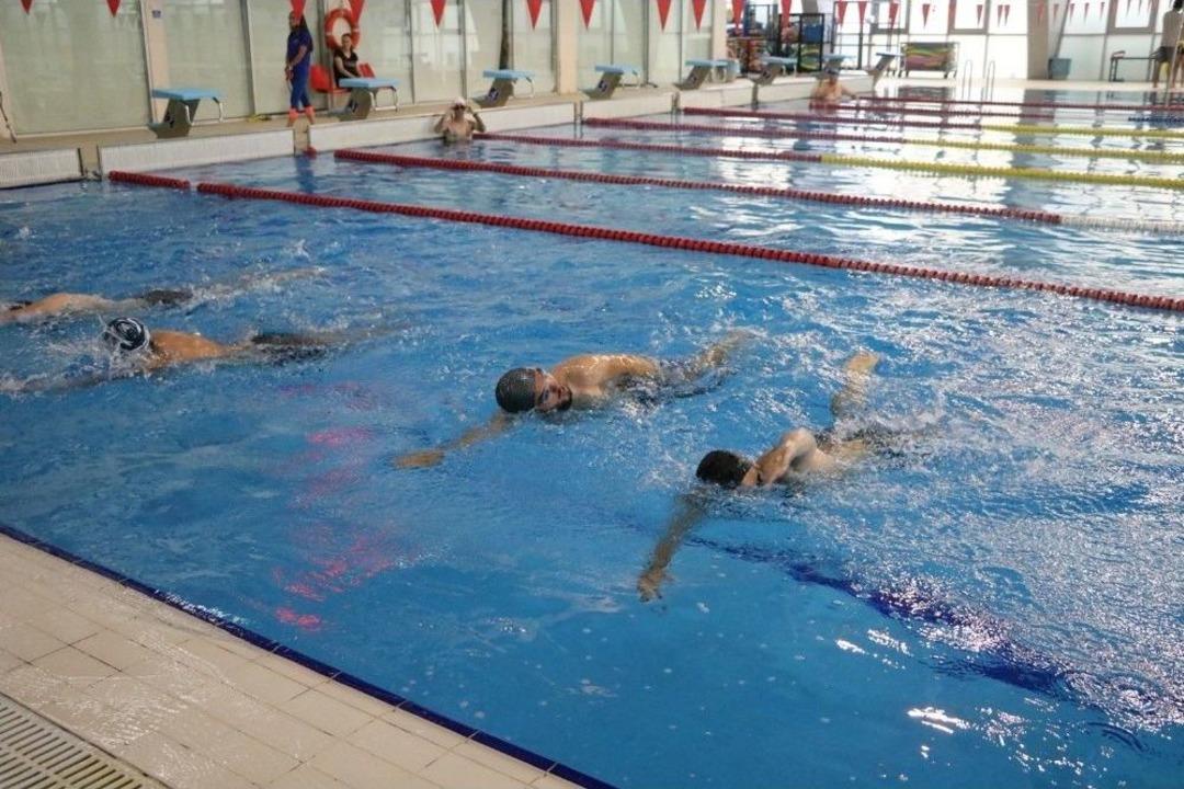 24 Saat Aralıksız Y&uuml;zecekler