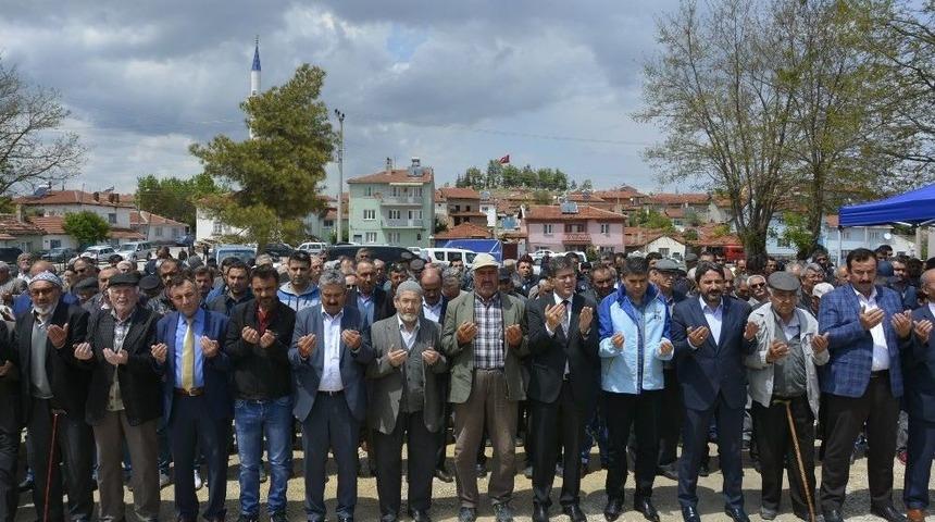 Kırka’da Cuma Namazı Sonrası Bolluk Ve Bereket İçin Yağmur Duası Edildi