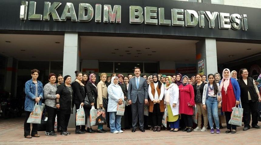 Başkan Tok’tan Kadın Personele Anneler Günü Kutlaması