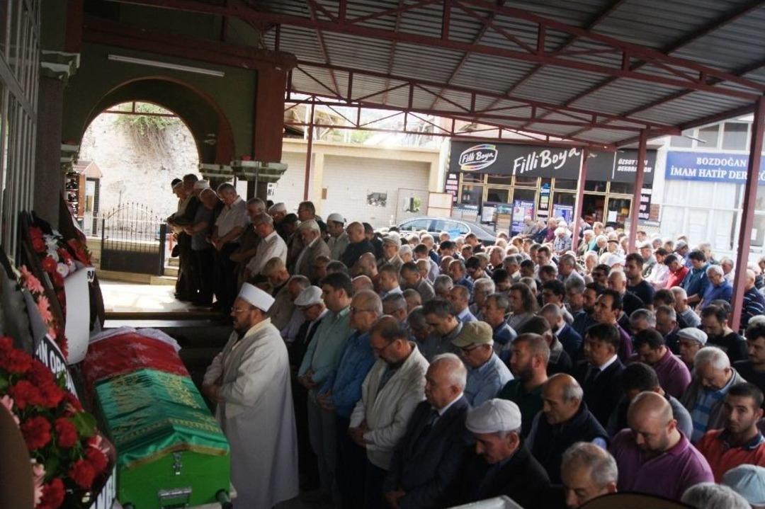 Aydınlı Gen&ccedil; Avukat Toprağa Verildi