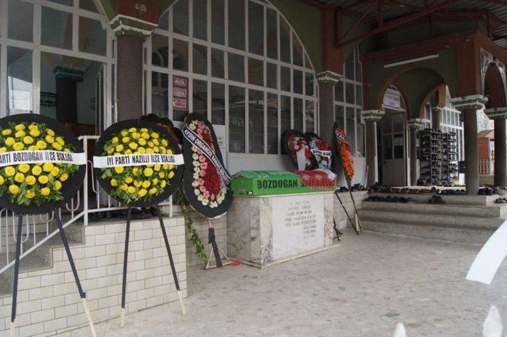 Aydınlı Genç Avukat Toprağa Verildi G1