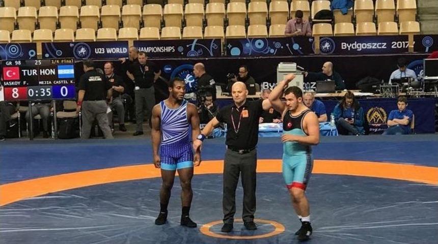 D&uuml;nya Şampiyonası&rsquo;nda 3 Sporcumuz Madalya İ&ccedil;in Mindere &Ccedil;ıkacak