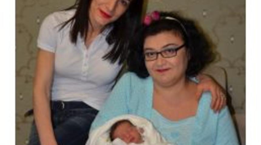 46 Yaşında Anne Oldu