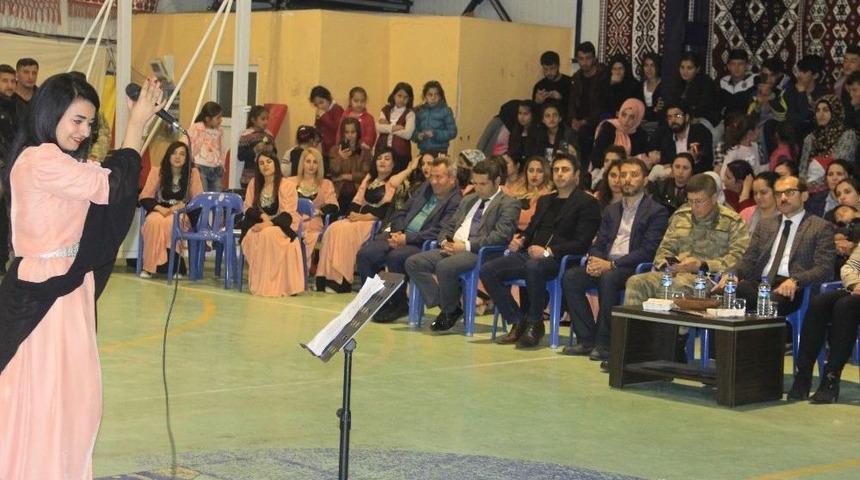 Sınırda Anneler G&uuml;n&uuml; Coşkusu