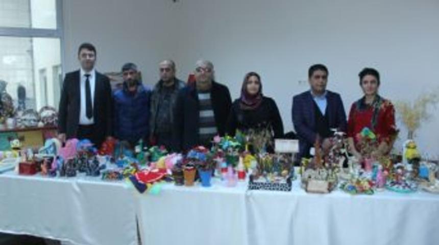 Toplum Ruh Sağlığı Merkezinde Tedavi Gören Hastalar Sergi Açtı