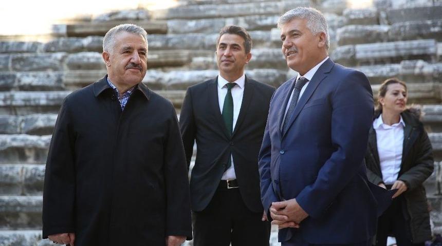Ab&rsquo;li Bakanlar Aspendos&rsquo;a Hayran Kaldı