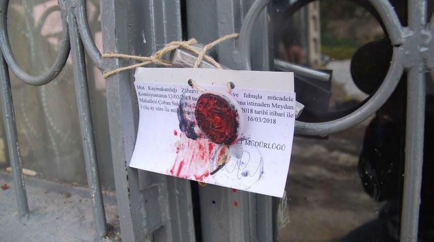 Mersin&rsquo;de Fuhuş Yapılan 3 Ev M&uuml;h&uuml;rlenip Kapatıldı