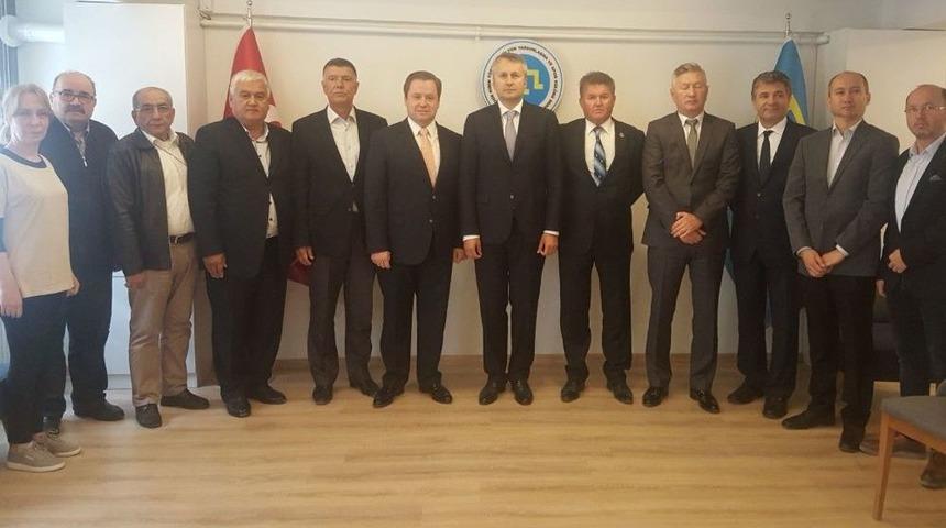 Romanya B&uuml;y&uuml;kel&ccedil;isi Şopanda, Kırım Derneğini Ziyaret Etti