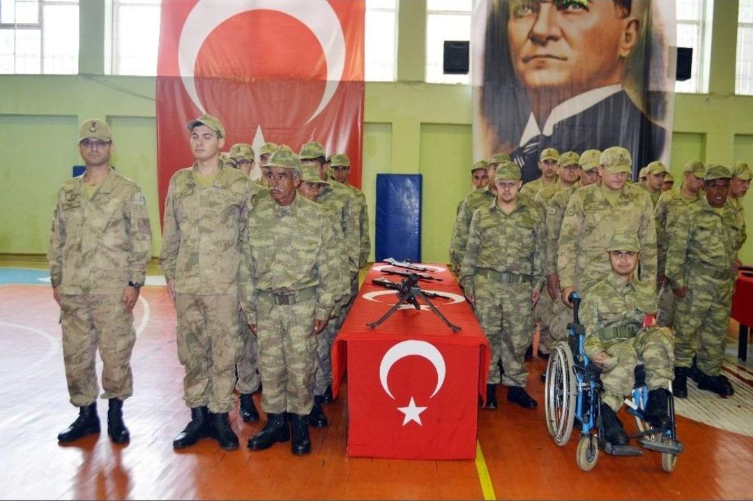 Mardin&rsquo;de Engelli Gen&ccedil;lerin Askerlik Sevinci