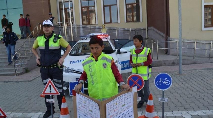 Şuhut&rsquo;ta Trafik Haftası Etkinlikleri Devam Ediyor