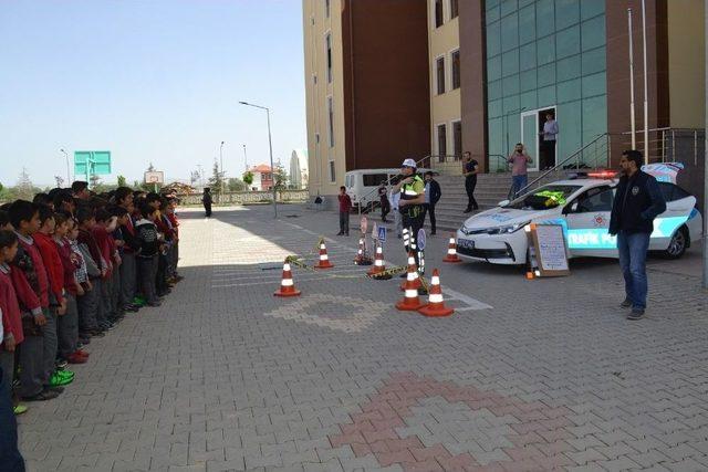 Şuhut’ta Trafik Haftası Etkinlikleri Devam Ediyor