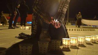 Sdü Öğrencilerinden Mum Işıklarıyla ‘dur Yolcu’ Mesajı