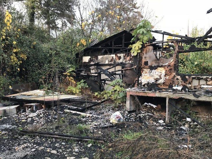 Terk Edilmiş Prefabriklerdeki Yangın İtfaiye Ekiplerince Söndürüldü G1