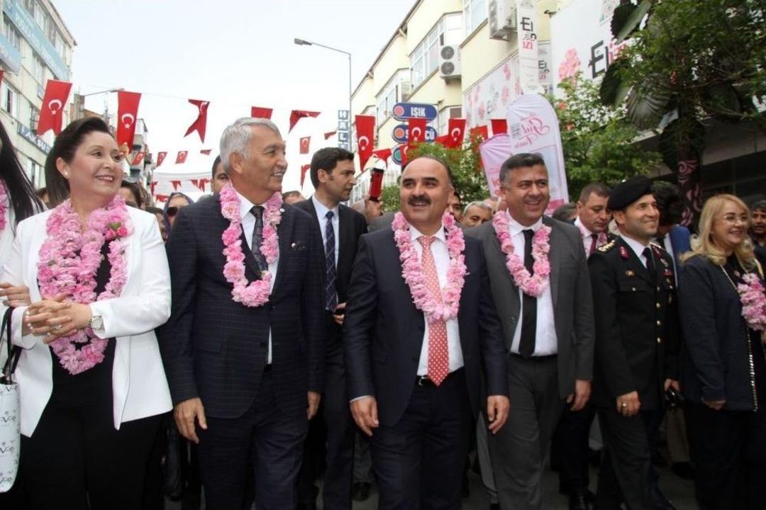 Isparta G&uuml;l Fuarı Ve G&uuml;l Festivali Başladı
