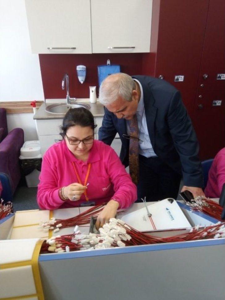 Vali Güvençer, Engelli Gençlerin Çalışmalarını İnceledi G4