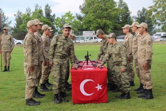 Engelli Bireyler Bir Günlük Askerlik Heyecanı Yaşadı