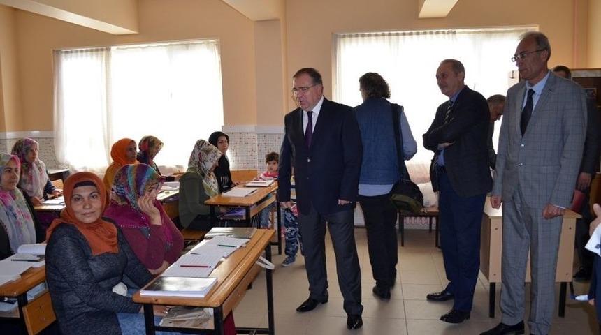 Didim’de Okuma Yazma Seferberliği Devam Ediyor