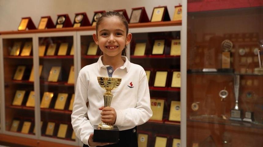 Sanko İlkokulu &Ouml;ğrencisi Piyano Yarışmasında &Uuml;&ccedil;&uuml;nc&uuml; Oldu