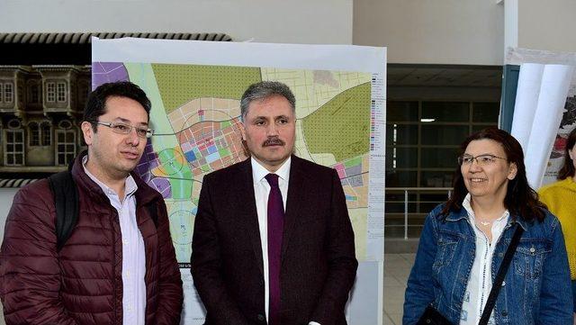 Odtü’lü Öğrencilerden Çakır’a Plan Sunumu