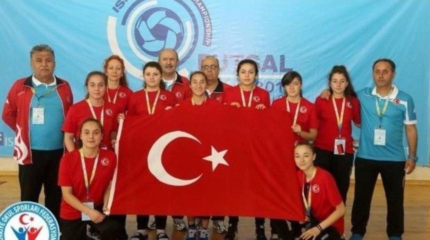 Kız Futsal Milli Takımı Finalde