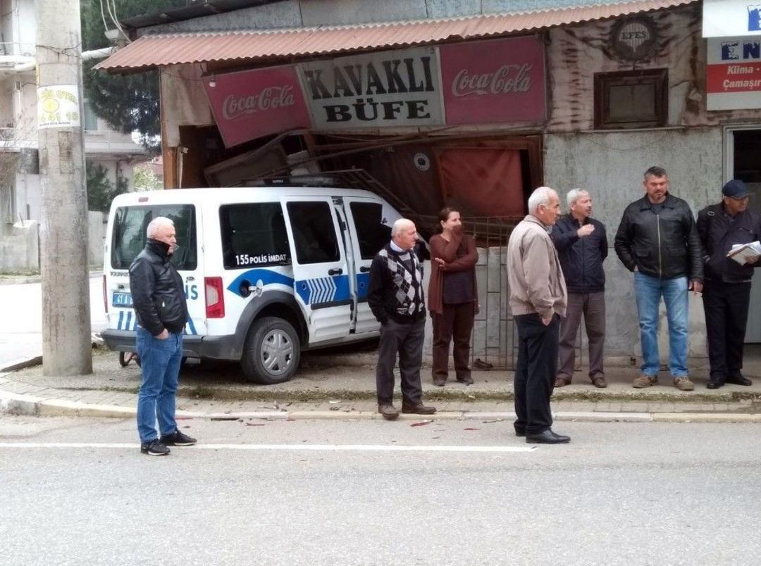 Kaza Yapan Polis Arabası Depoya Girdi