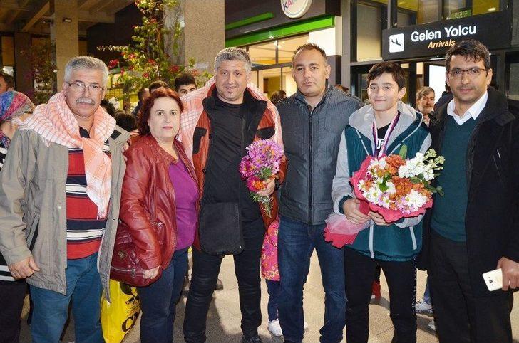 Milas Bodrum Havalimanı’nda Şampiyonlara Yakışır Karşılama G3