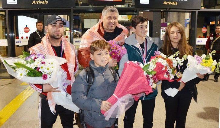 Milas Bodrum Havalimanı’nda Şampiyonlara Yakışır Karşılama G4