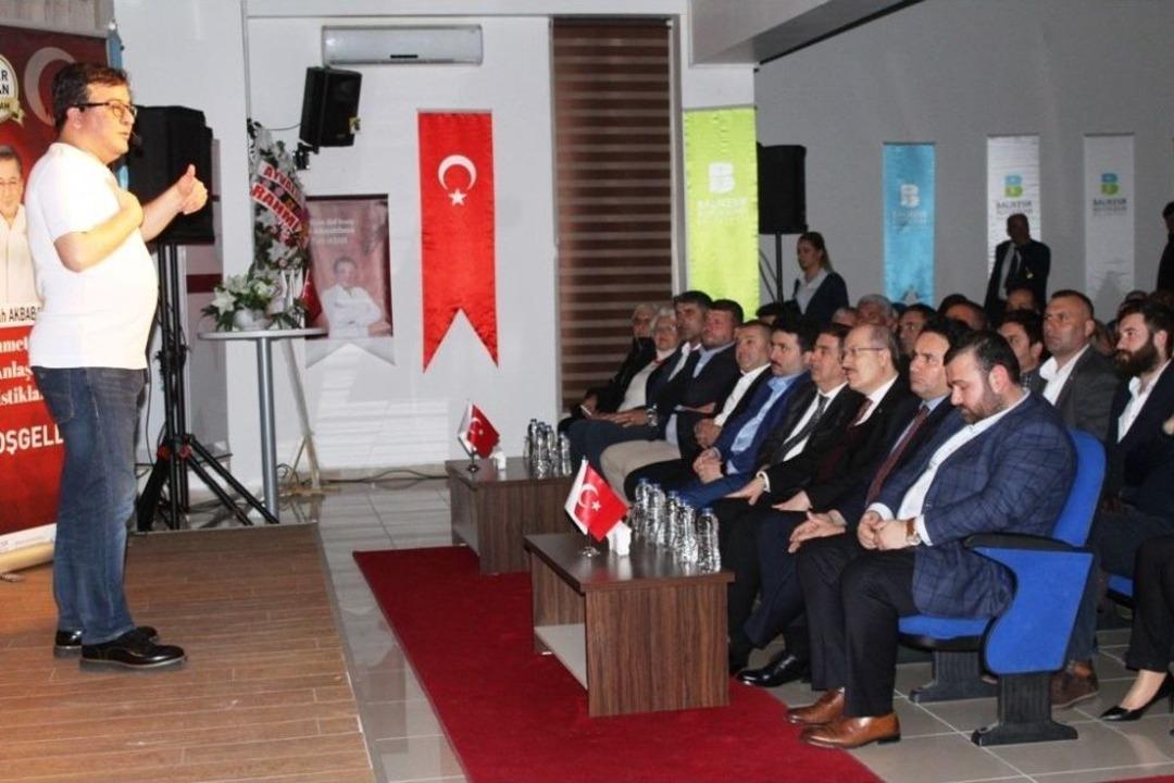 Ayvalık&rsquo;taki Konferansında Fatih Akbaba, Mehmet Akif&rsquo;i Yeniden Tanımladı