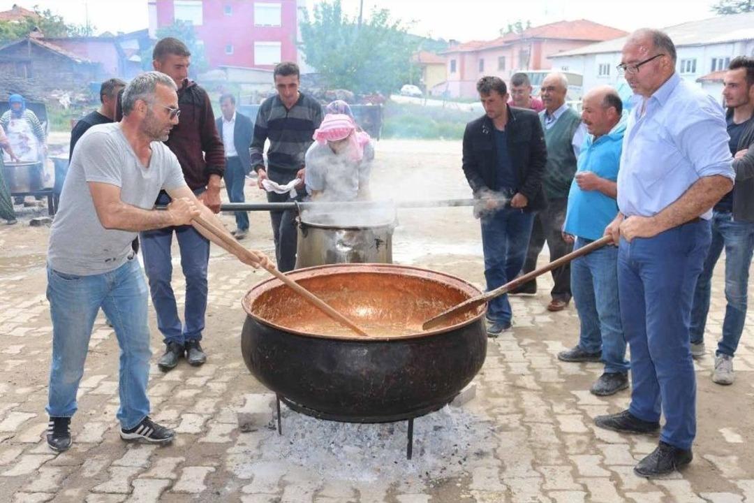 Pazarlar&rsquo;daki &rsquo;hayır&rsquo; Etkinliğine 5 Bin Kişi Katıldı