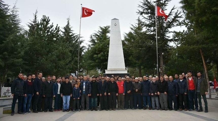 &Ouml;ğrencilerden Şehitlik Ziyareti