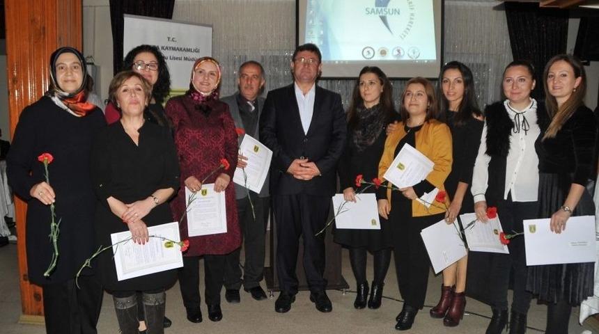 Yıldız &Ouml;ğretmenler Belgelerini Aldı