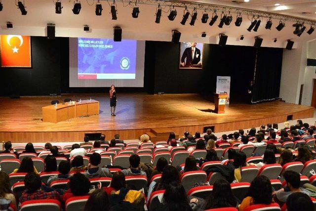 Tredaş, Kadın İstihdamı Konusundaki Deneyimlerini Öğrencilerle Paylaştı