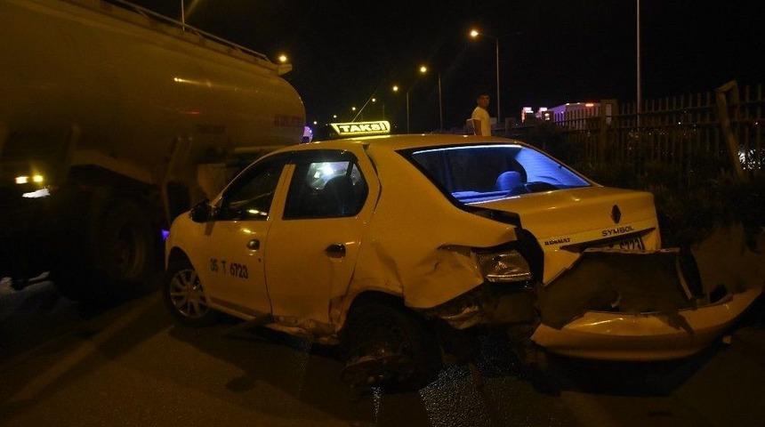 İzmir&rsquo;de Zincirleme Trafik Kazası: 5 Yaralı