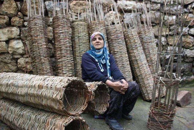 Hakkari’de Atadan Kalma Sanatı Yaşatıyorlar