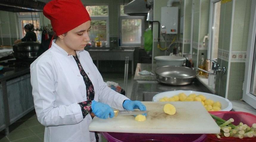 &Ouml;zel Gen&ccedil;ler İş Hayatına Adım Attı