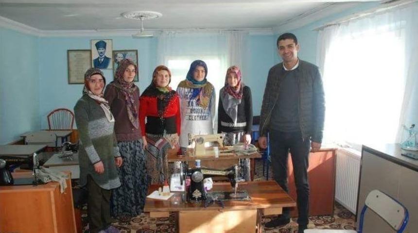 Aslanapa&rsquo;da 7 K&ouml;yde 200 Kişi Kurs G&ouml;r&uuml;yor