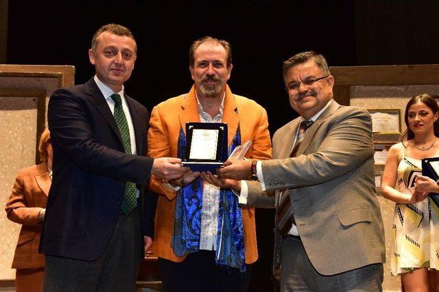 &ldquo;şimdi Sırası Mı&rdquo; Adlı Oyun Tiyatro Severlerle Buluştu 1