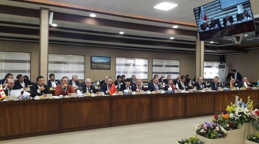 Rekt&ouml;r Yardım, Merkezi Asya &Uuml;niversiteler Birliği Toplantısına Katıldı