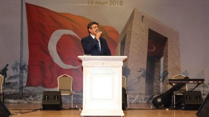 K&uuml;&ccedil;&uuml;k&ccedil;ekmece&rsquo;de Farklı Dillerde" &Ccedil;anakkale T&uuml;rk&uuml;s&uuml;" S&ouml;ylendi