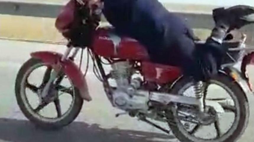 Motosiklet &Uuml;zerinde Yapmadığı Kalmadı