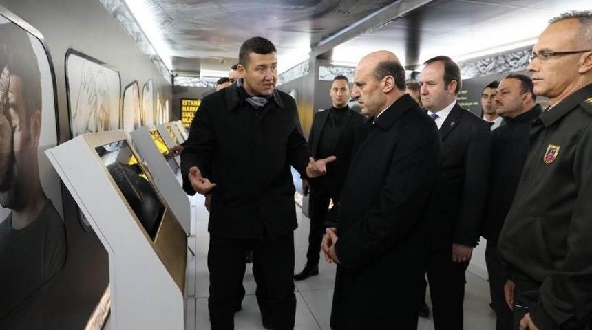 Vali &Ccedil;ift&ccedil;i Narkotik Eğitim Tırı&rsquo;ndan Bilgiler Aldı