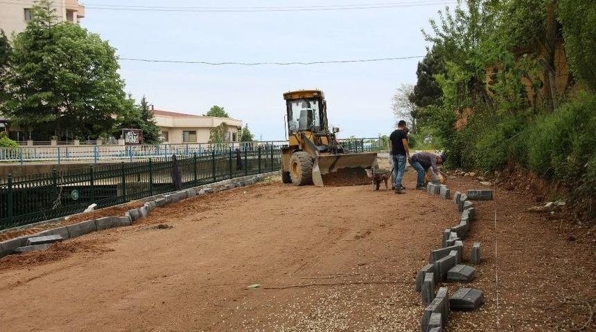 Ak&ccedil;akoca Belediyesi Yol &Ccedil;alışmalarına Başladı