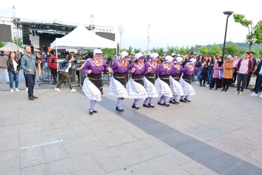 Bilim K&uuml;lt&uuml;r Ve Sanat G&uuml;nlerinde Muhteşem Final