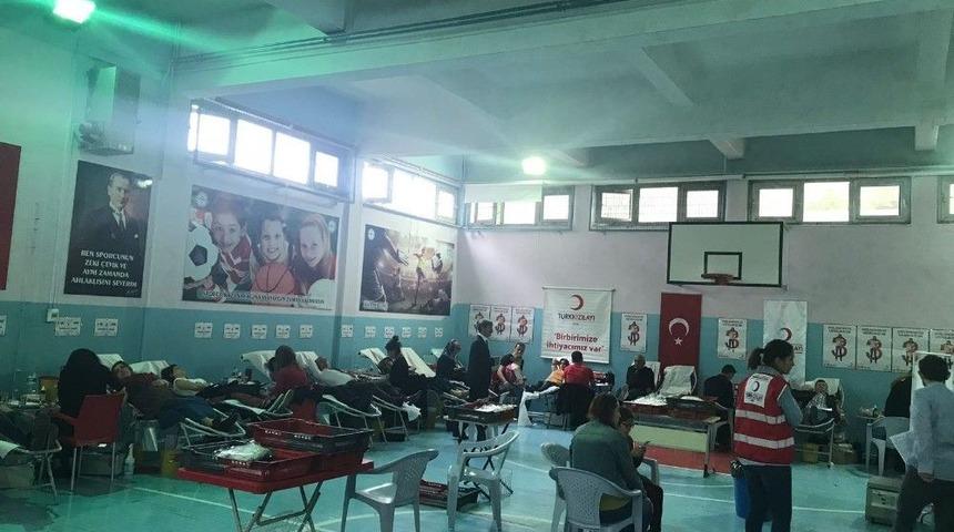 Okullar Arası Kan Bağışında 682 &Uuml;niteyle T&uuml;rkiye Rekoru Kırdılar