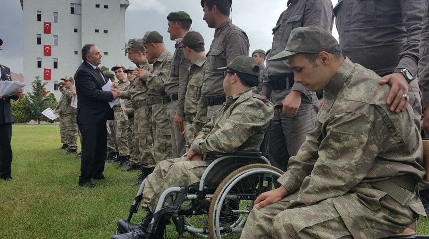 &Ccedil;akı Gibi Asker Oldular