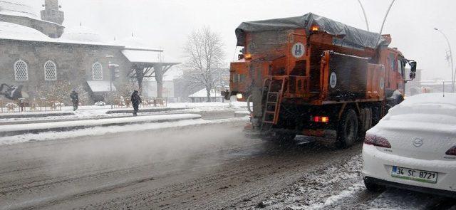 B&uuml;y&uuml;kşehir&rsquo;in Kar Timleri İş Başında 3
