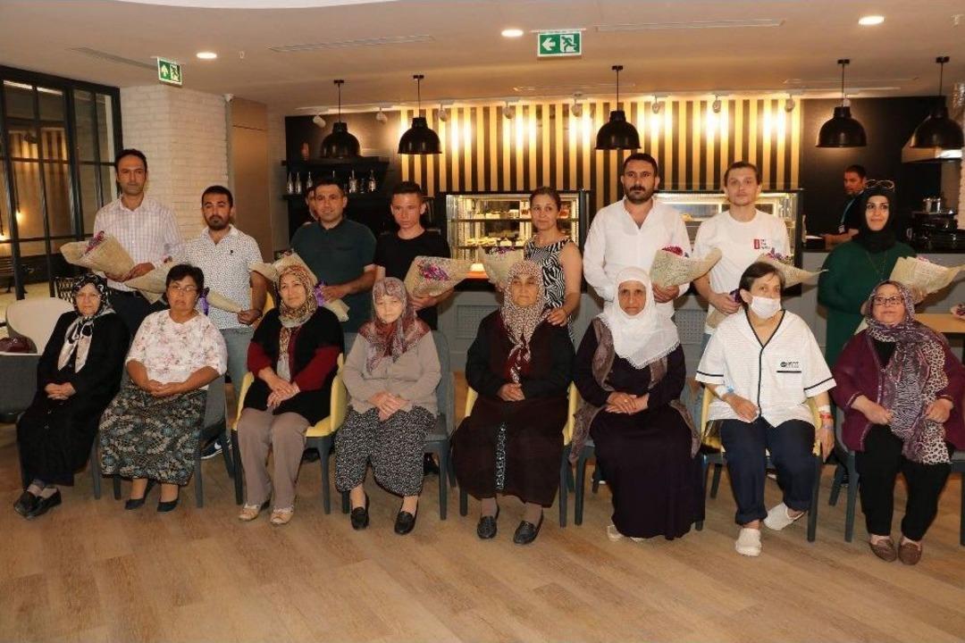 Hayat Buldukları Annelerine Hayat Hediyesi