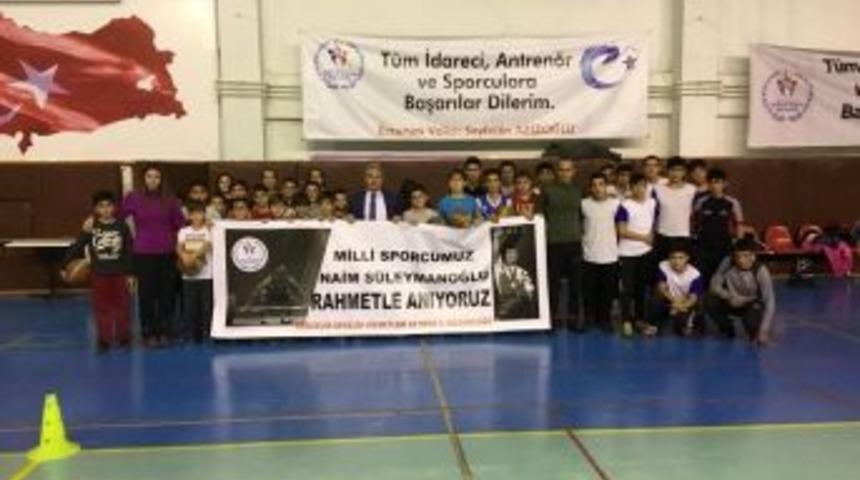 Efsane Halterci S&uuml;leymanoğlu&rsquo;nu Andılar